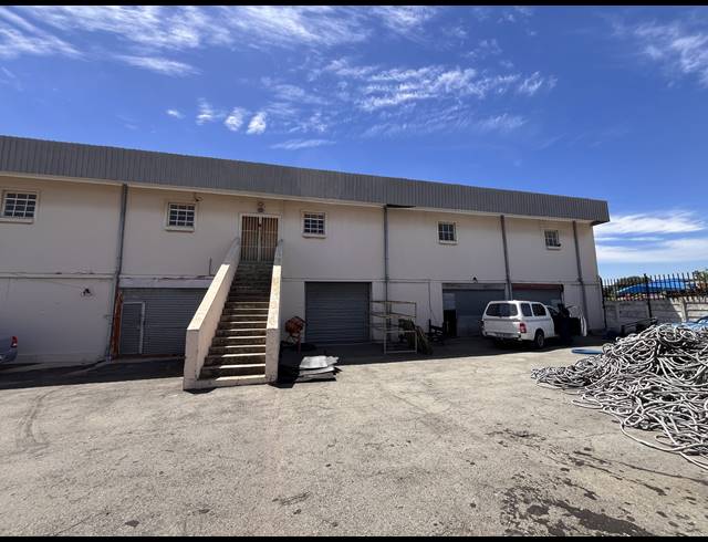 1,550M² WAREHOUSE TO LET IN EASTLEIGH